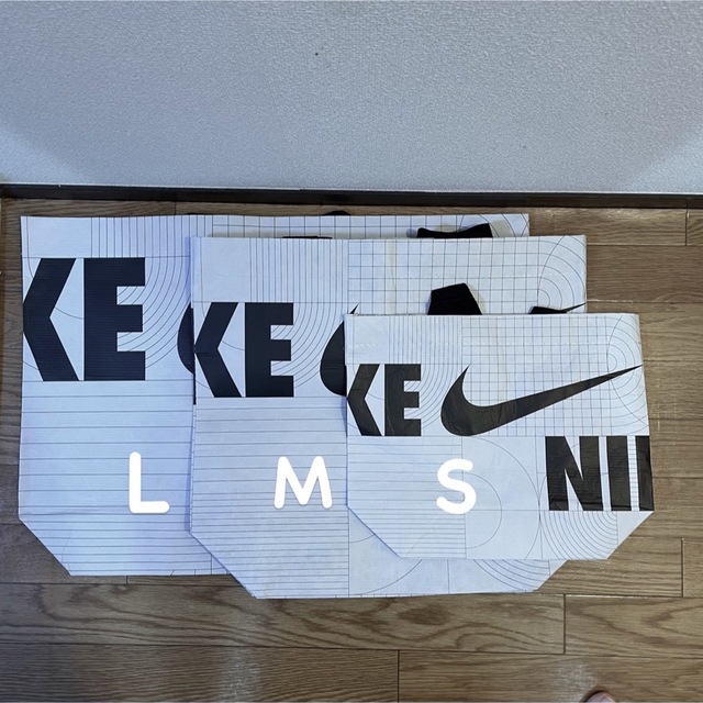 NIKE(ナイキ)の韓国　NIKE エコトートバッグ　Lサイズ レディースのバッグ(トートバッグ)の商品写真