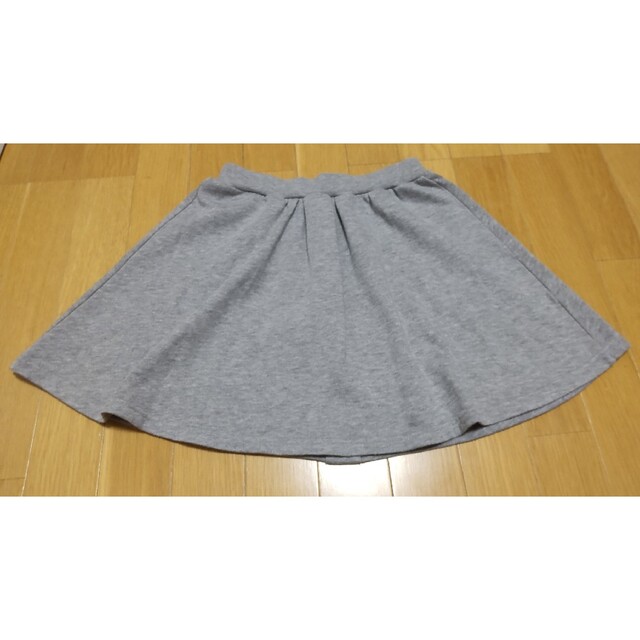 Champion(チャンピオン)のチャンピオン 裏起毛 スカート キッズ/ベビー/マタニティのキッズ服女の子用(90cm~)(スカート)の商品写真