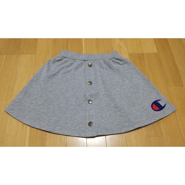 Champion(チャンピオン)のチャンピオン 裏起毛 スカート キッズ/ベビー/マタニティのキッズ服女の子用(90cm~)(スカート)の商品写真