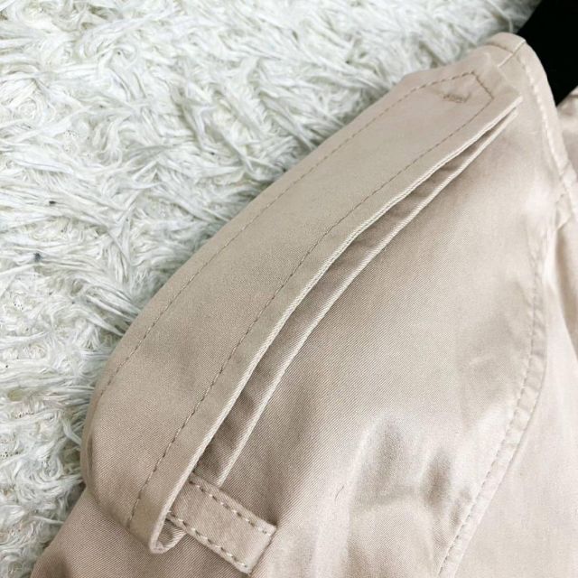 ebure(エブール)のebure ノーカラー トレンチコート オーバーサイズ 腰ベルト付き ベージュ レディースのジャケット/アウター(トレンチコート)の商品写真