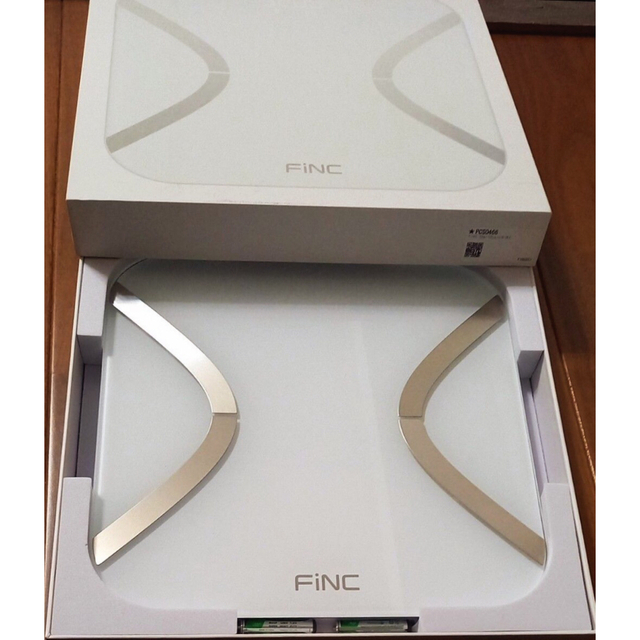 【新品】FiNC　フィンク　体重計　スマホ連動 体組成計 自動記録　iPhone スマホ/家電/カメラの生活家電(体重計)の商品写真