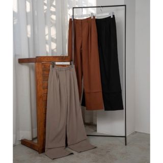 カスタネ(Kastane)のAmiur basic tuck switching pants (カジュアルパンツ)