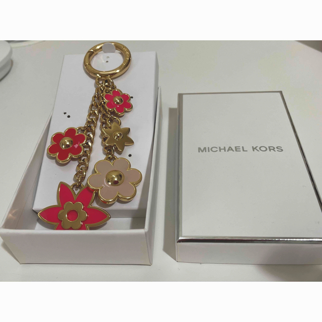 Michael Kors(マイケルコース)のマイケルコース♡フラワーチャーム レディースのファッション小物(キーホルダー)の商品写真