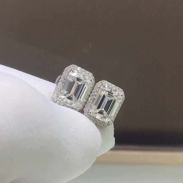 moissanite【合計2カラット 】輝くモアサナイト  ピアス　K18PG