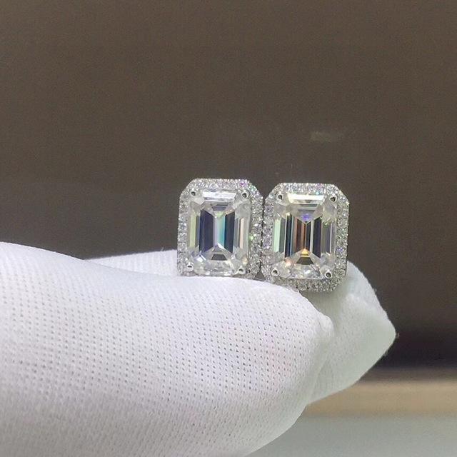 moissanite【合計2カラット 】輝くモアサナイト  ピアス　K18PG