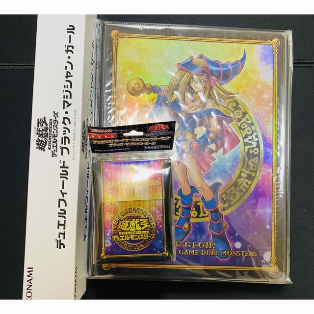 遊戯王(ユウギオウ)の遊戯王  ブラックマジシャンガール プレイマット　ファイル　スリーブ　セット エンタメ/ホビーのトレーディングカード(カードサプライ/アクセサリ)の商品写真