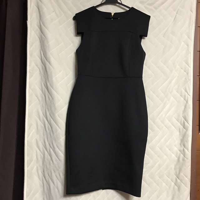 お値下げ中・新品】カルバンクラインワンピース-