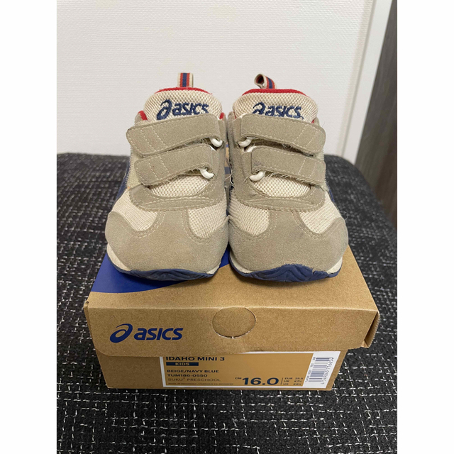 asics(アシックス)の【専用】子供靴　アシックス　16.0 ベージュ キッズ/ベビー/マタニティのキッズ靴/シューズ(15cm~)(スニーカー)の商品写真