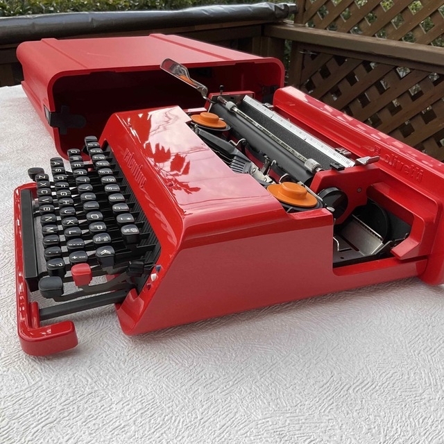予約販売品 Olivetti valentine. Spain 美品 整備済 完動品 asakusa.sub.jp