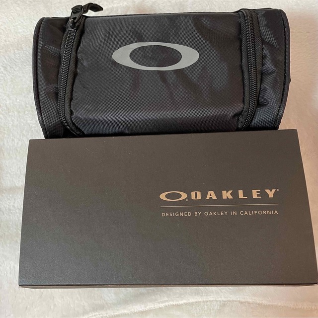 OAKLEY 箱