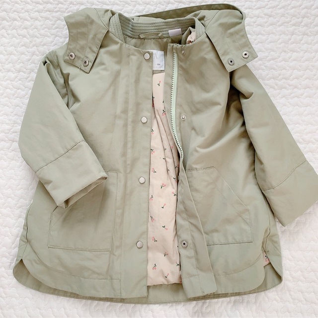 ZARA KIDS(ザラキッズ)のZARABABY ザラベビー　フード付きコート 3-4Y   104センチ  キッズ/ベビー/マタニティのキッズ服女の子用(90cm~)(コート)の商品写真