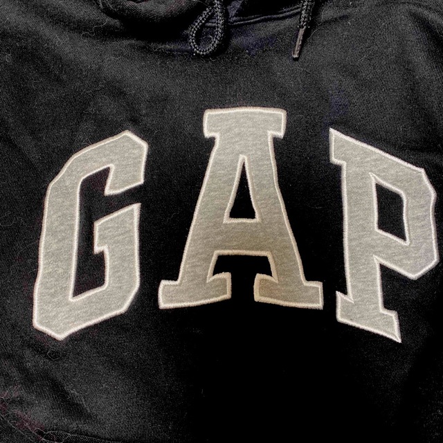 GAPパーカー　S メンズのトップス(パーカー)の商品写真