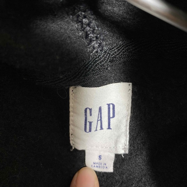 GAPパーカー　S メンズのトップス(パーカー)の商品写真