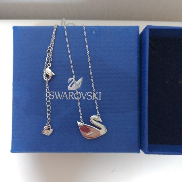 SWAROVSKI(スワロフスキー)のスワロフスキーネックレス レディースのアクセサリー(ネックレス)の商品写真