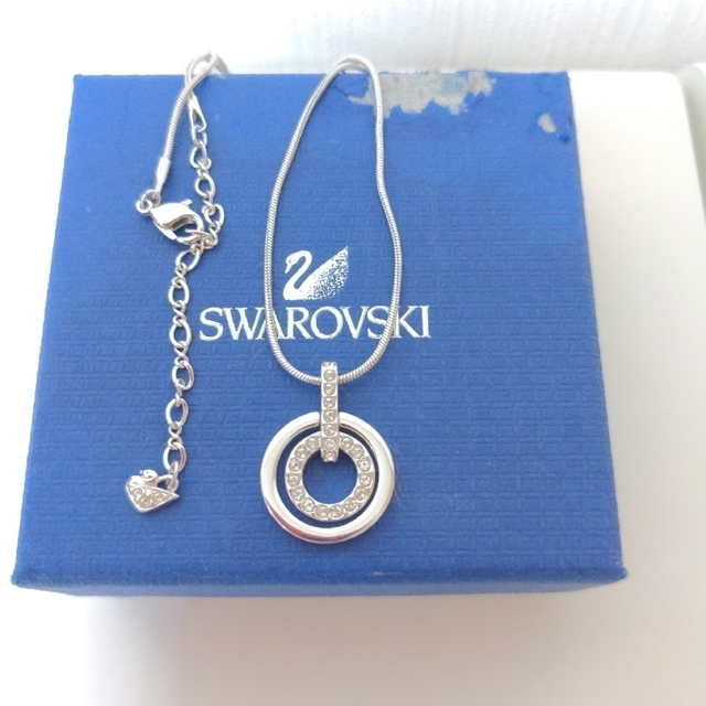 SWAROVSKI(スワロフスキー)のスワロフスキーネックレス レディースのアクセサリー(ネックレス)の商品写真