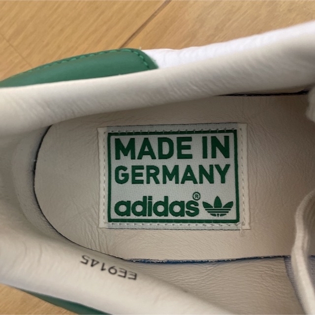 adidas(アディダス)の新品 天然皮革 ドイツ adidas STAN SMITH MIG 25.5cm メンズの靴/シューズ(スニーカー)の商品写真