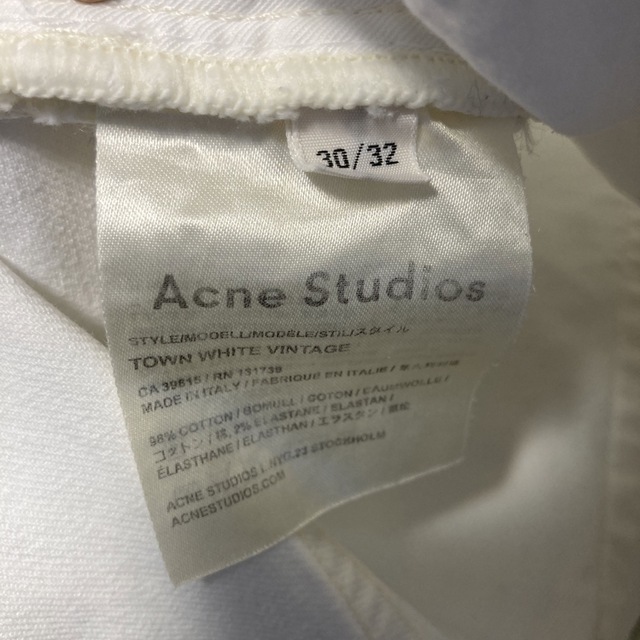 Acne Studios(アクネストゥディオズ)のAcne Studios ホワイトデニム　30/32 メンズのパンツ(デニム/ジーンズ)の商品写真