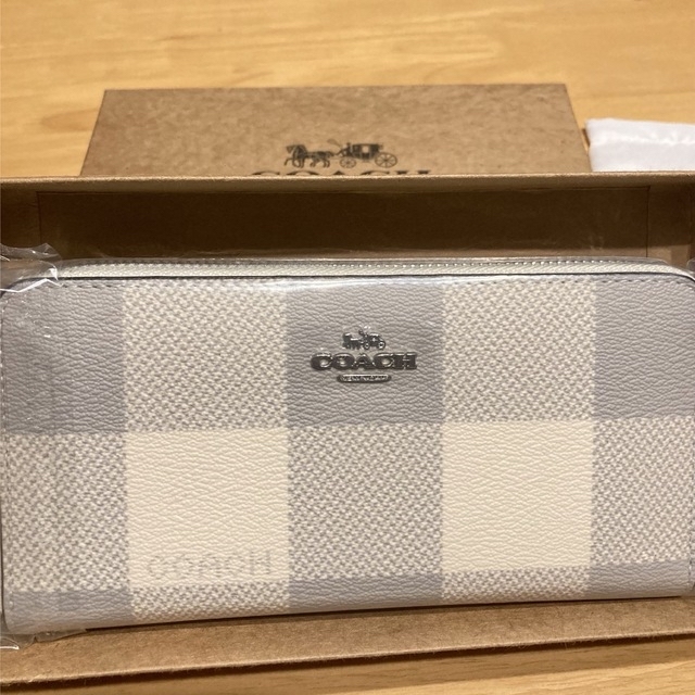 COACH(コーチ)の新品未使用　コーチ　長財布 レディースのファッション小物(財布)の商品写真