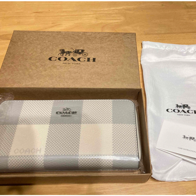 COACH(コーチ)の新品未使用　コーチ　長財布 レディースのファッション小物(財布)の商品写真