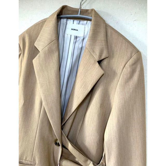 MURUA(ムルーア)の新品✨ MURUA  アシメベルトジャケット　beige レディースのジャケット/アウター(テーラードジャケット)の商品写真