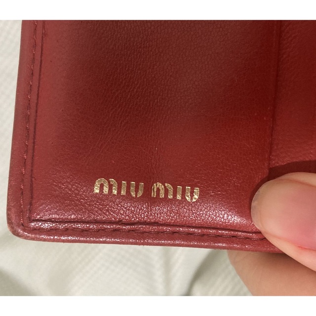 miumiu(ミュウミュウ)のmiu miu マテラッセ 財布 レッド レディースのファッション小物(財布)の商品写真