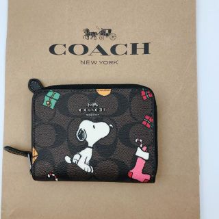 コーチ(COACH)のCOACH  PEANUTS シグネチャー☘️スヌーピー☆折り財布☘️新品☘️(財布)