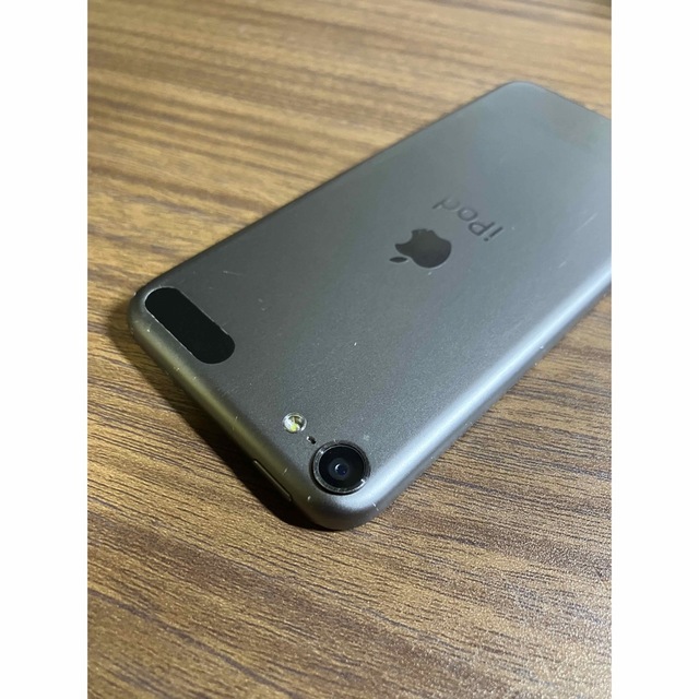 iPod touch(アイポッドタッチ)のiPod touch 第5世代  64GB スペースグレイ ME979J/A スマホ/家電/カメラのオーディオ機器(ポータブルプレーヤー)の商品写真