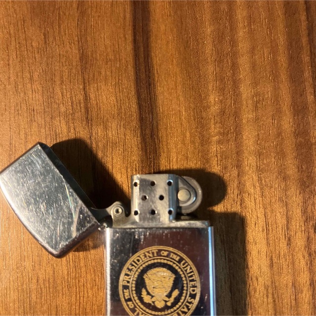 ZIPPO(ジッポー)のジッポー　zippo アメリカ大統領紋章 スリムジッポー メンズのファッション小物(タバコグッズ)の商品写真