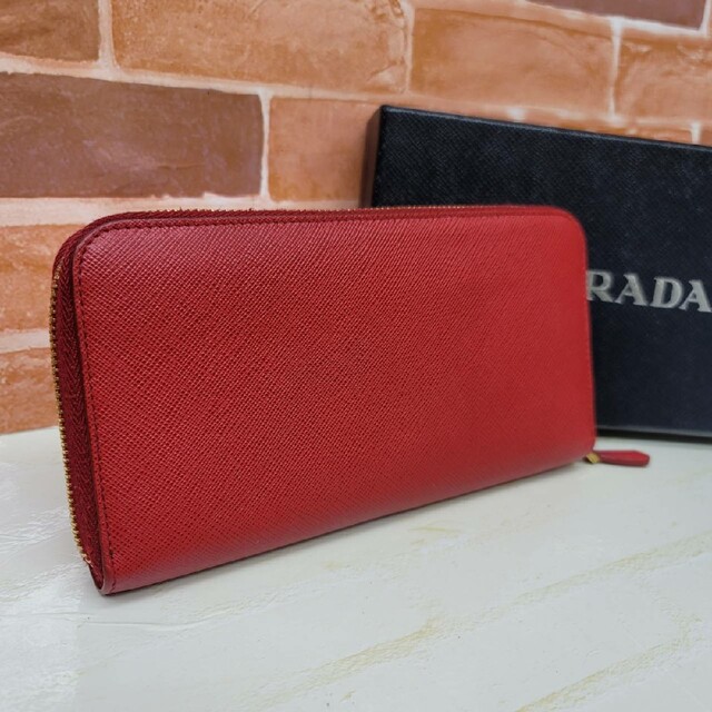PRADA☆鑑定済☆サフィアーノ シャイン レッド ラウンド プラダ財布-