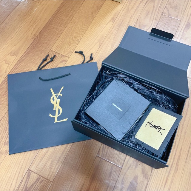 Yves Saint Laurent(イヴサンローラン)の再値下げ❗️イブサンローラン カードケース レディースのファッション小物(パスケース/IDカードホルダー)の商品写真