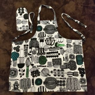 マリメッコ(marimekko)のmarimekko　希少☆　エプロン　ミトン(その他)