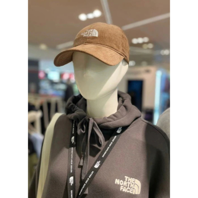 THE NORTH FACE(ザノースフェイス)のTHE NORTH FACE WHITE LABEL コーデュロイキャップ レディースの帽子(キャップ)の商品写真