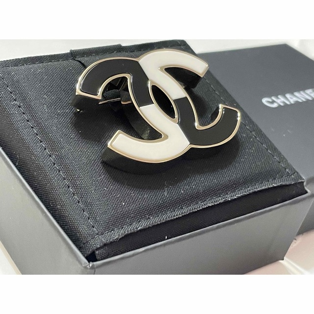 CHANEL シャネル　ブローチ　ココマーク　新品　限定　完売品　新作　ゴールド