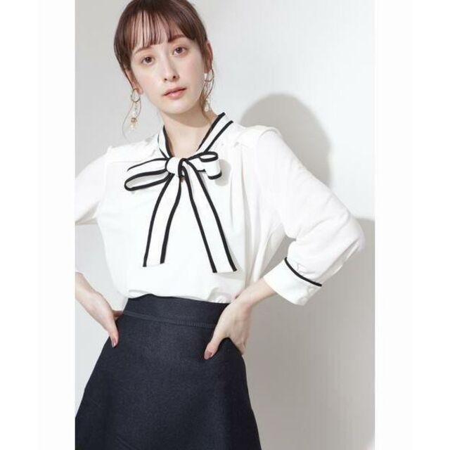 JILLSTUART(ジルスチュアート)の新品　ロニーブラウス  JILLSTUART レディースのトップス(シャツ/ブラウス(長袖/七分))の商品写真