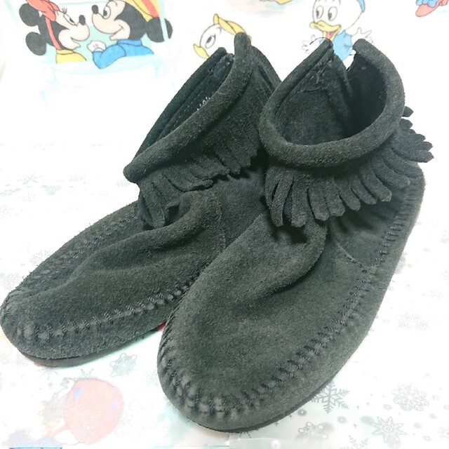 Minnetonka(ミネトンカ)の2 ミネトンカ 21cm ブーツ ブラック MINNETONKA 黒 子供 キッズ/ベビー/マタニティのキッズ靴/シューズ(15cm~)(ブーツ)の商品写真