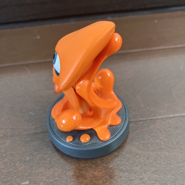 スプラトゥーン　限定品　限定カラー　オレンジ　イカ エンタメ/ホビーのフィギュア(ゲームキャラクター)の商品写真