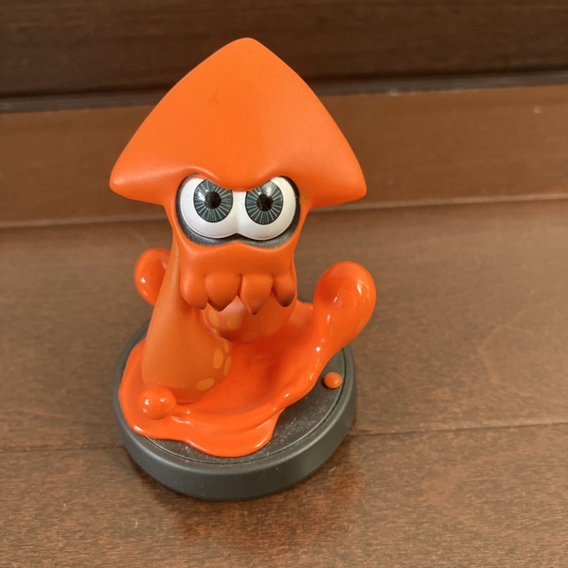 スプラトゥーン　限定品　限定カラー　オレンジ　イカ エンタメ/ホビーのフィギュア(ゲームキャラクター)の商品写真