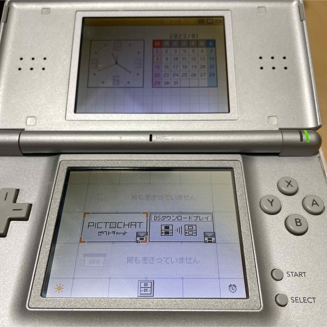 ニンテンドーDS(ニンテンドーDS)のニンテンドーDS本体とソフト2本セット エンタメ/ホビーのゲームソフト/ゲーム機本体(携帯用ゲーム機本体)の商品写真