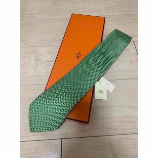 エルメス(Hermes)の専用　HERMES エルメス 箱付き タグ付き ネクタイ　グリーン　H柄(ネクタイ)