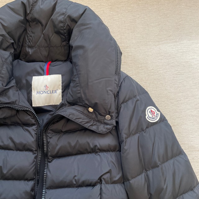 MONCLER(モンクレール)のMONCLER モンクレール　ダウン　size0 レディースのジャケット/アウター(ダウンジャケット)の商品写真