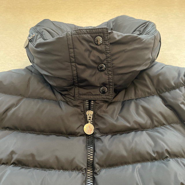 MONCLER(モンクレール)のMONCLER モンクレール　ダウン　size0 レディースのジャケット/アウター(ダウンジャケット)の商品写真