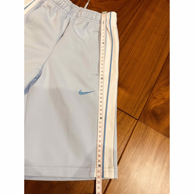 NIKE(ナイキ)のNIKEナイキ　ハーフパンツ　水色　BOYS130cm キッズ/ベビー/マタニティのキッズ服男の子用(90cm~)(パンツ/スパッツ)の商品写真