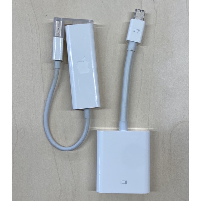 Apple(アップル)のApple純正アダプタ2本セットVGA / Ethernet【中古】 スマホ/家電/カメラのPC/タブレット(PC周辺機器)の商品写真