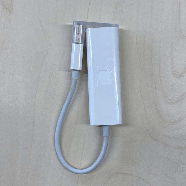 Apple(アップル)のApple純正アダプタ2本セットVGA / Ethernet【中古】 スマホ/家電/カメラのPC/タブレット(PC周辺機器)の商品写真