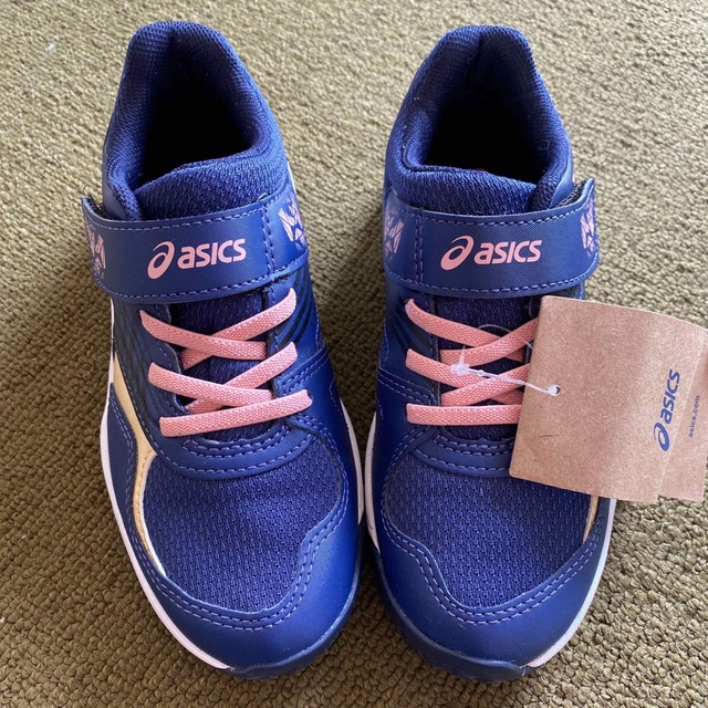 asics(アシックス)のアシックス 20.5cm キッズ/ベビー/マタニティのキッズ靴/シューズ(15cm~)(スニーカー)の商品写真