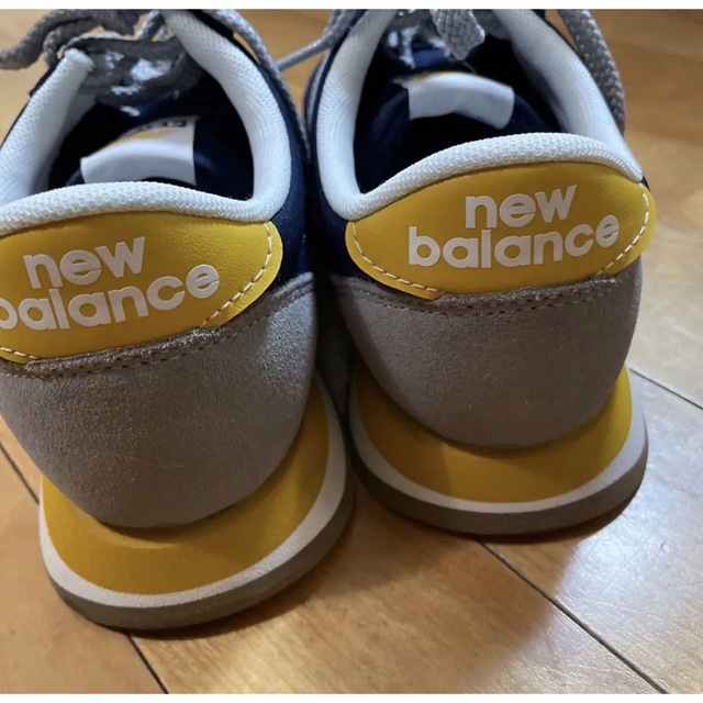 New Balance(ニューバランス)のニューバランススニーカーレディース23.5cm レディースの靴/シューズ(スニーカー)の商品写真