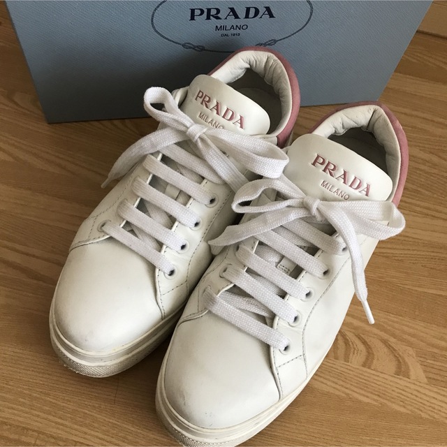 美品　PRADA プラダ　レザー　スニーカー　ピンク　37 23.5㎝ | フリマアプリ ラクマ