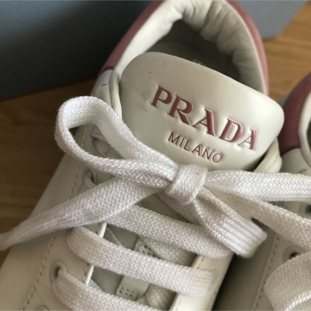 PRADA(プラダ)の美品　PRADA プラダ　レザー　スニーカー　ピンク　37 23.5㎝ レディースの靴/シューズ(スニーカー)の商品写真