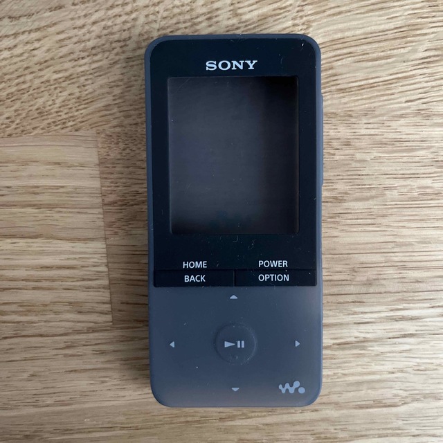 SONY(ソニー)のSONYウォークマン NW-S315 ブラック(シリコンケース付き) スマホ/家電/カメラのオーディオ機器(ポータブルプレーヤー)の商品写真