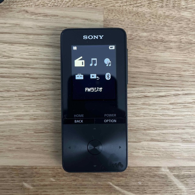 SONY(ソニー)のSONYウォークマン NW-S315 ブラック(シリコンケース付き) スマホ/家電/カメラのオーディオ機器(ポータブルプレーヤー)の商品写真